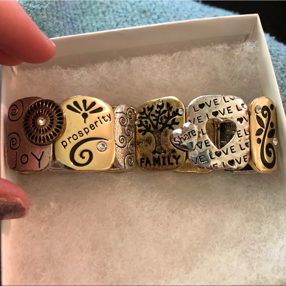 💖 4/$20 NWOT Silver & Gold Stretchy Bracelet